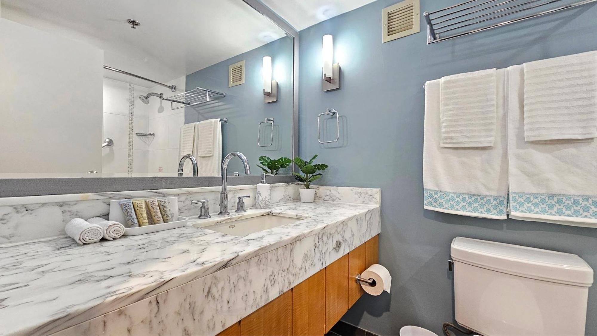 Ocean View Room At Ala Moana Fees Include Honolulu Exterior photo