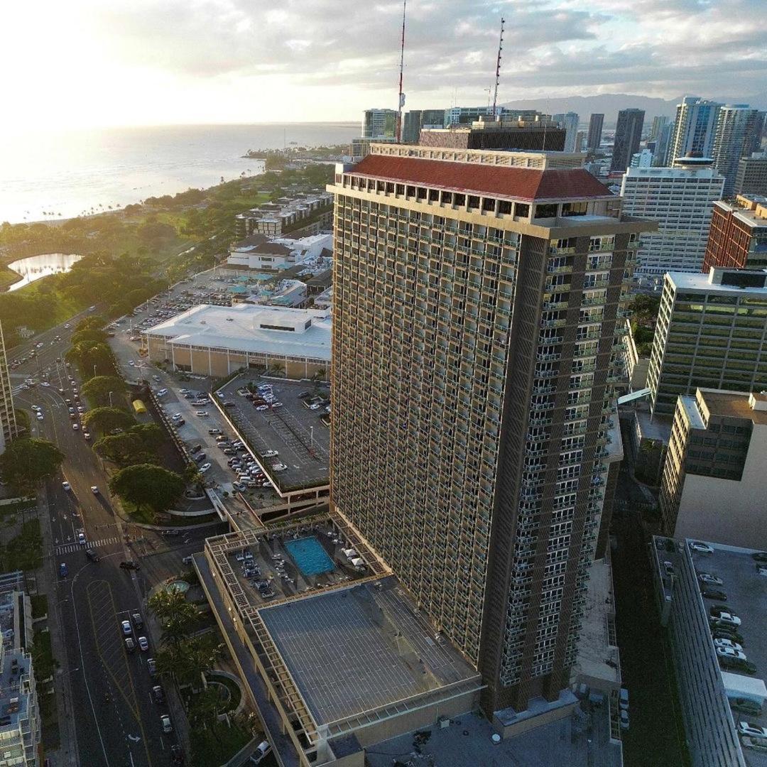 Ocean View Room At Ala Moana Fees Include Honolulu Exterior photo