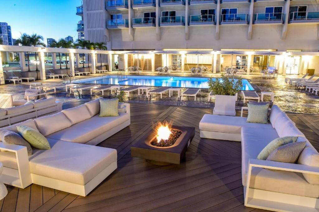 Ocean View Room At Ala Moana Fees Include Honolulu Exterior photo
